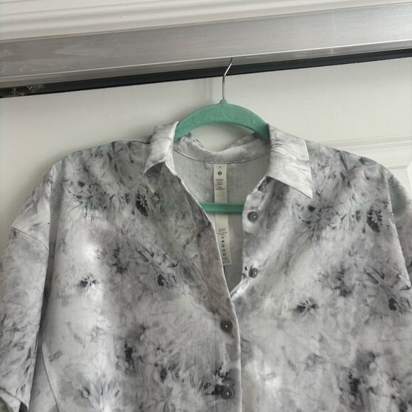 Lululemon Full Day Ahead Short Sleeve Shirt Sz 4 Marbled Athletic Athleisure - Picture 2 of 6